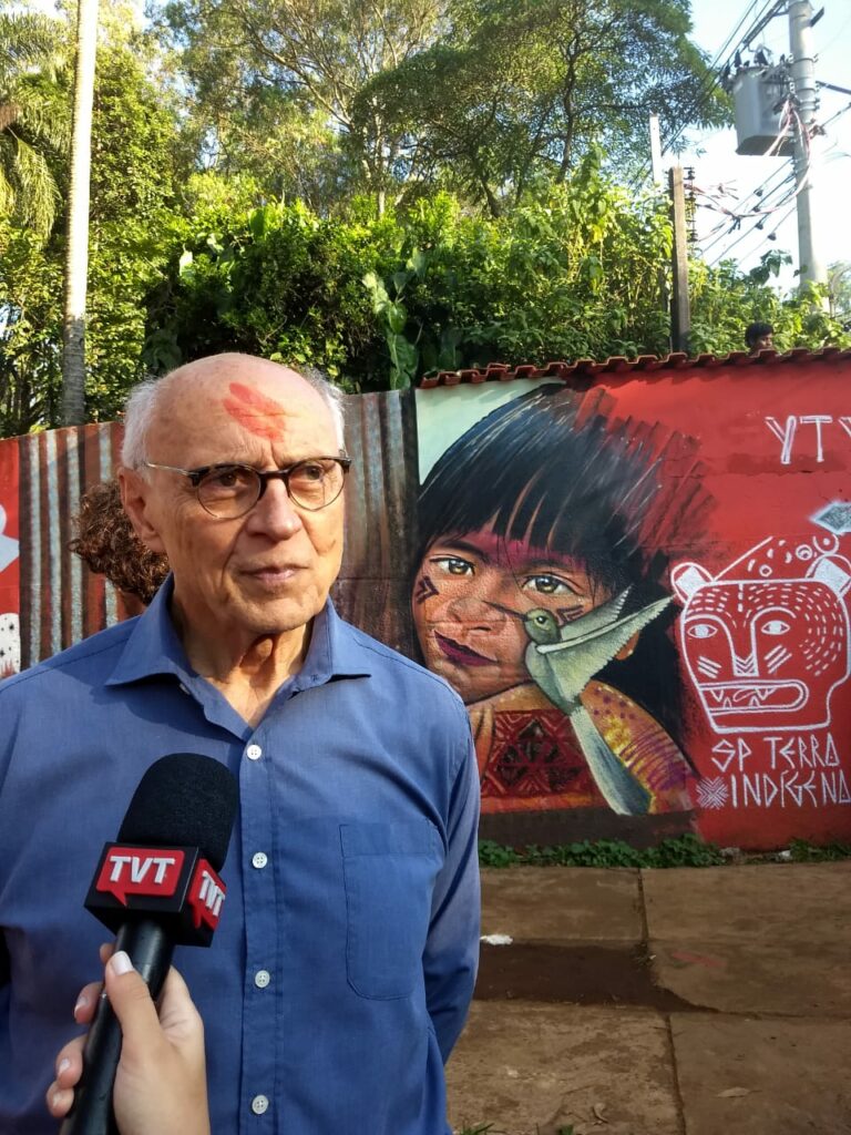 Suplicy em manifestação na aldeia Guarani no Jaraguá